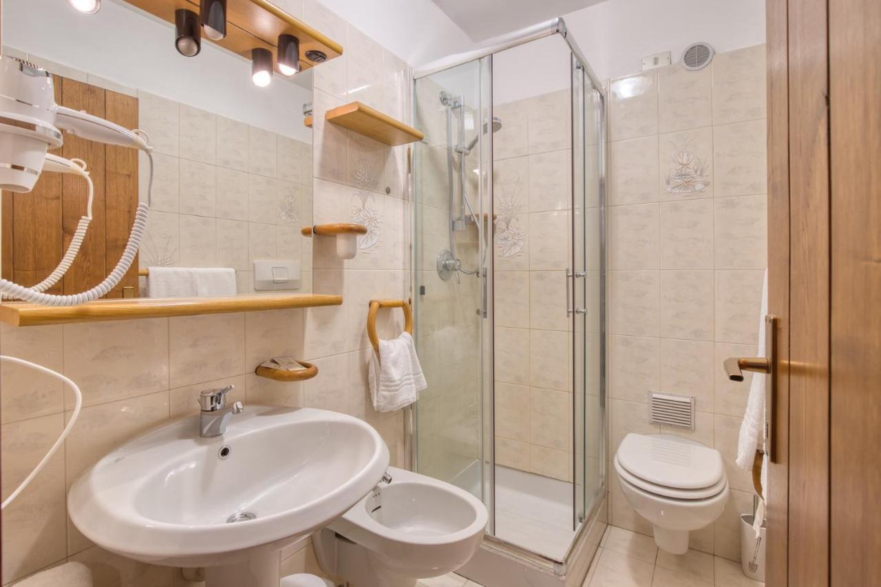 Albergo Moleta Spiazzo  Esterno foto